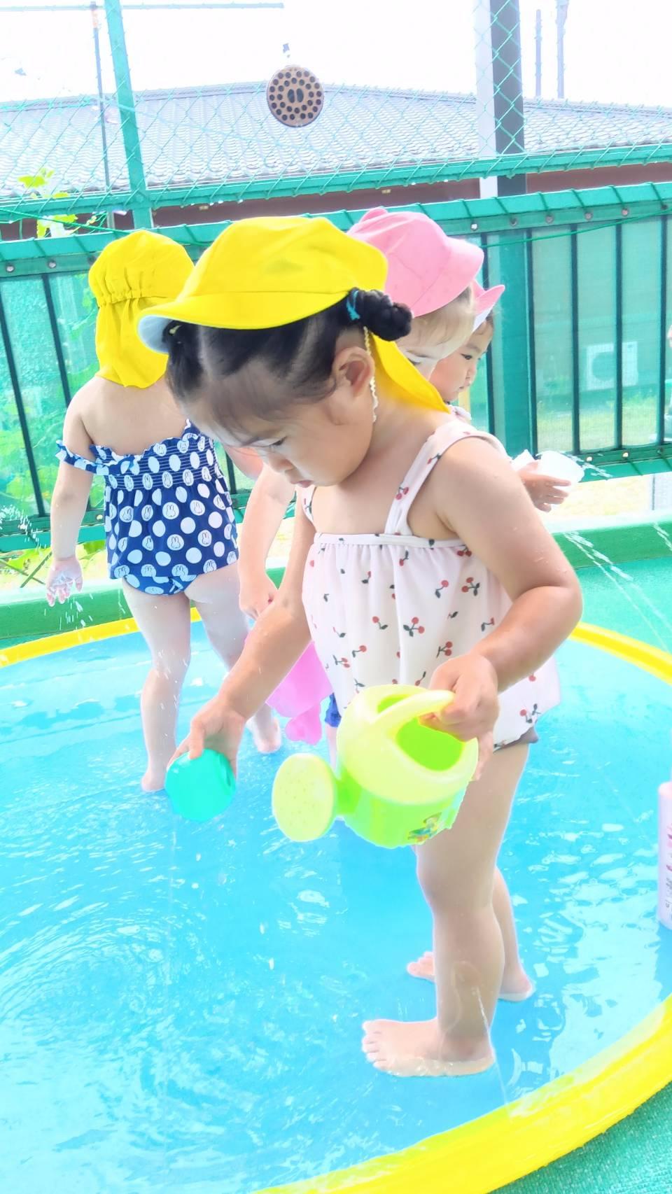 プール遊び